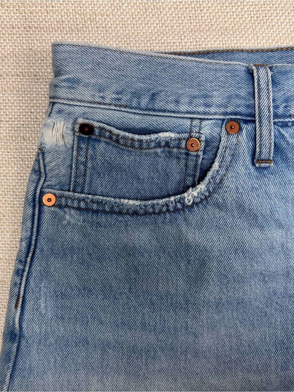 Madewell Relaxed Denim Shorts Women's Size 29 Light Wash Cut-Off Button Fly - Picture 2 of 11
